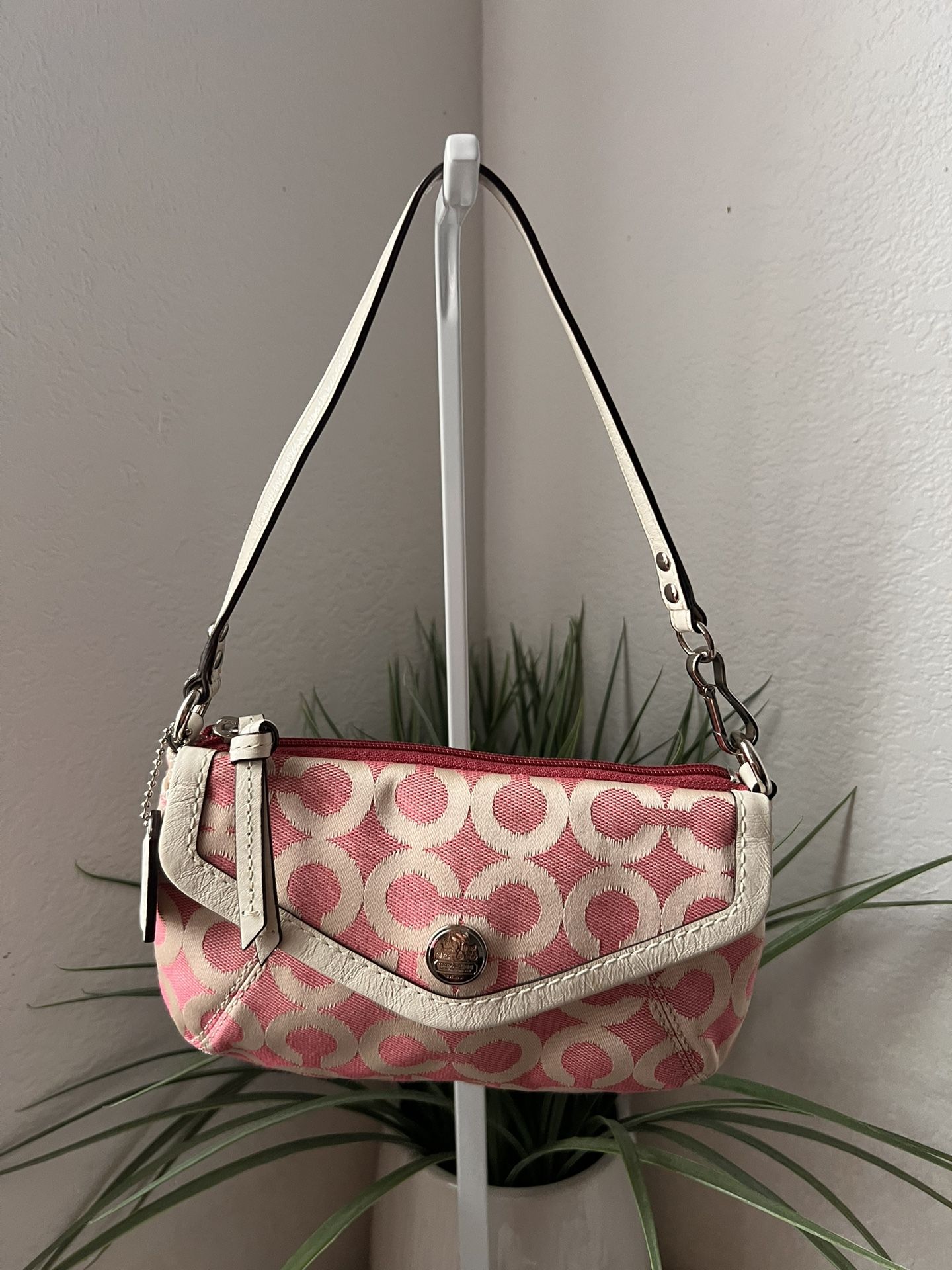 COACH Y2K Super Rare Pink/White Op Art Wristlet/Mini Hand Bag