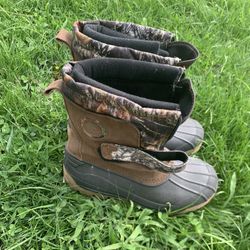 Insulated Winter Boots  Size 5