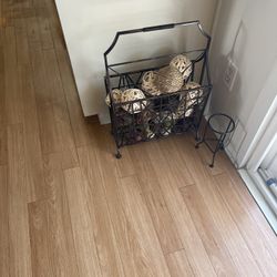 Cute Home Decor Iron Magazine Rack