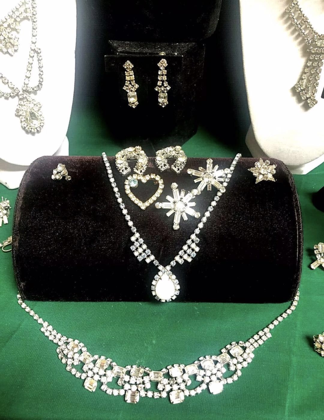 Lot vintage jewelry set 1930s-1980s