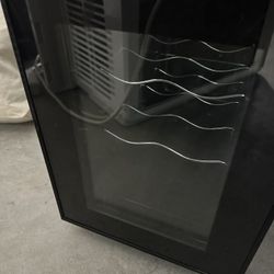 Magic Chef MCWC6B Countertop Wine Cooler