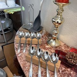Set De 4 Cucharas Para Sopa 