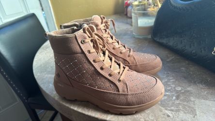 Sketchers 9 1/2