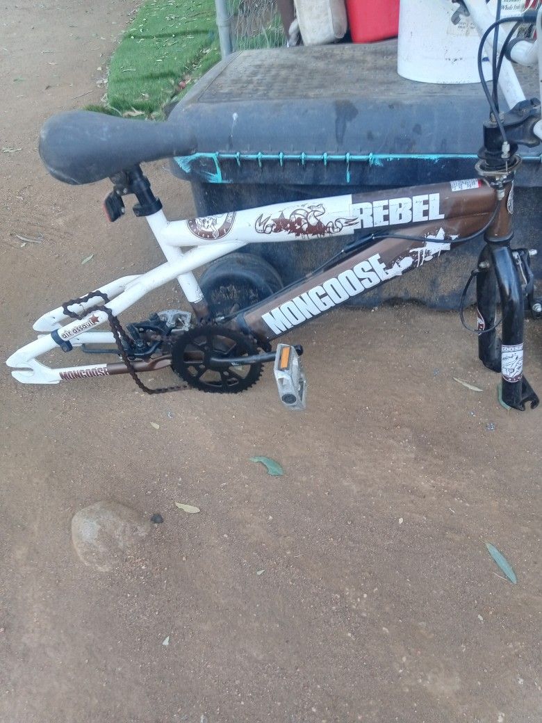 Complete 20in Mongoose BMX thrasherand26in Mongoose ROCKKABILLE