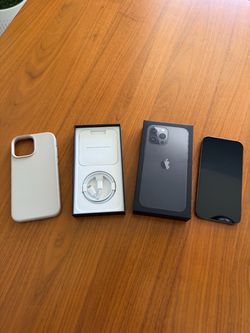 Unlocked Apple iPhone 13 Pro Max 128 GB in Box