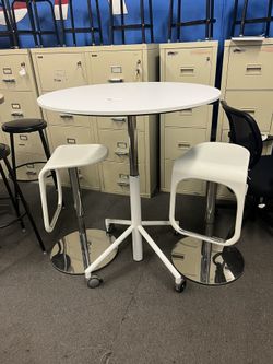 Adjustable height table