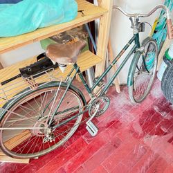 Free Spirit Green 26in Cruiser Bike 18in Frame Twist Shifter Rack Fenders