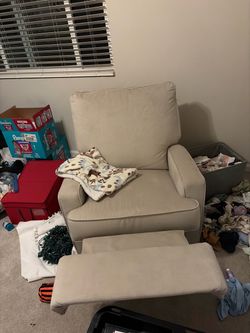 Nursing/Rocking Chair