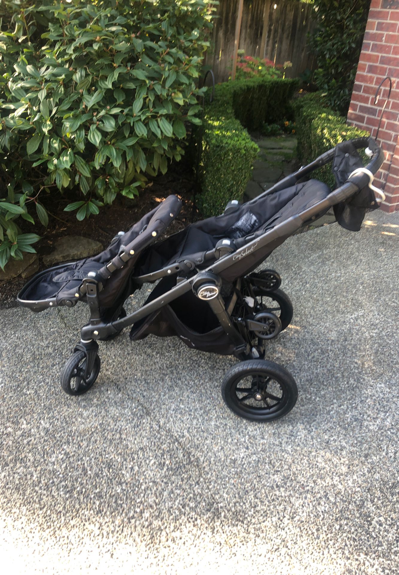 Double city select stroller with glider board