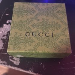 Gucci belt (throw me a offer)