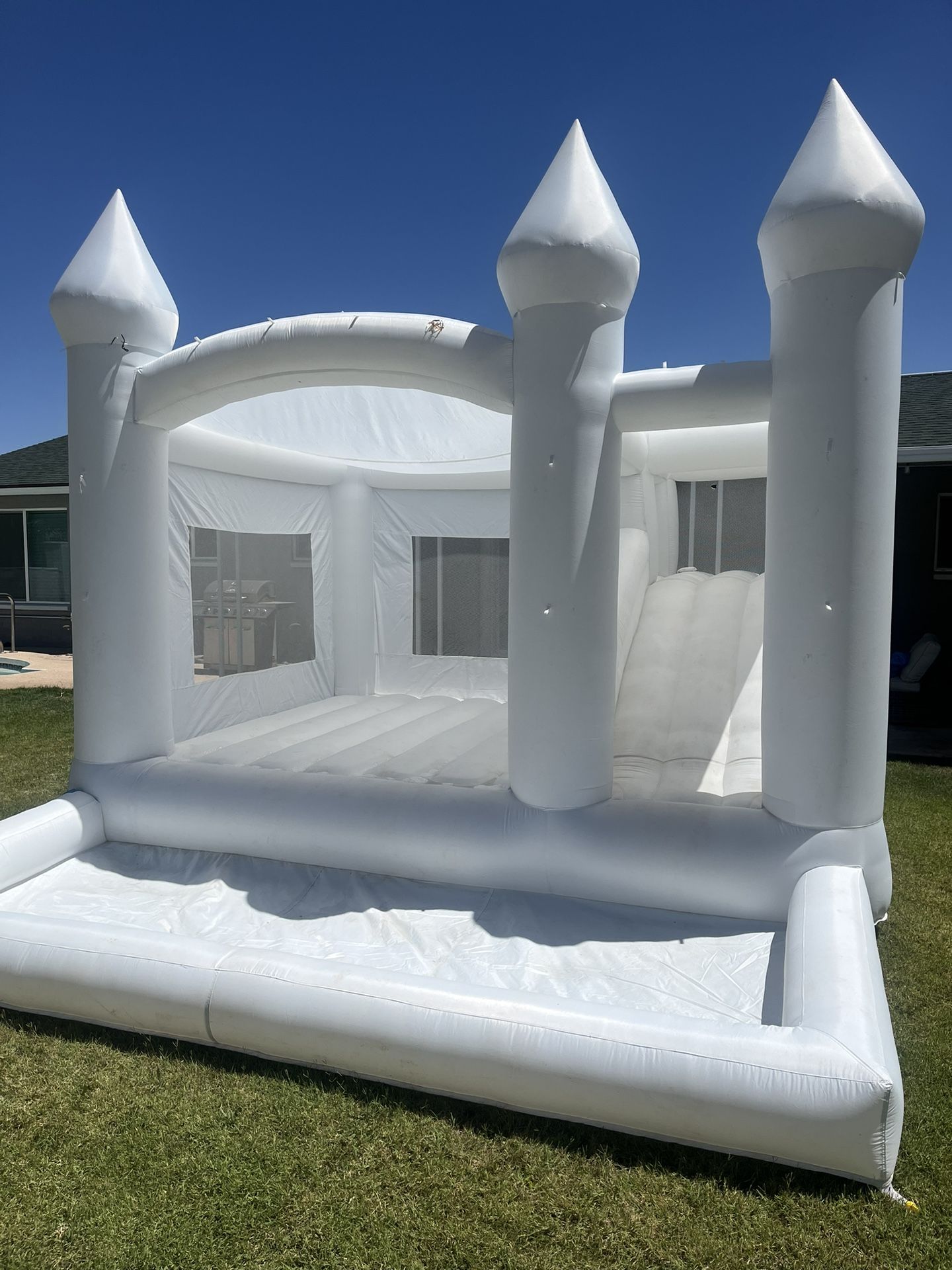 Bounce House/ Jump castle