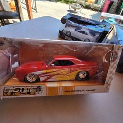 Collectible 1969 Chevrolet Cámaro $25 Each 