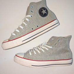 Mens Chuck Taylors All Star Size 9