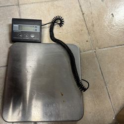 Royal Shipping Scale 