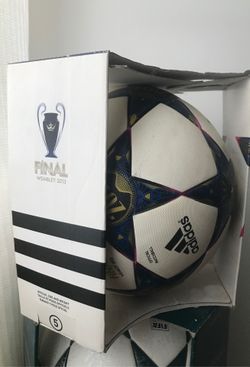 2013 Champions League OFFICIAL Match ball