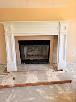 Traditional White Wood Fireplace Mantel Surround (Excellent Condition)
