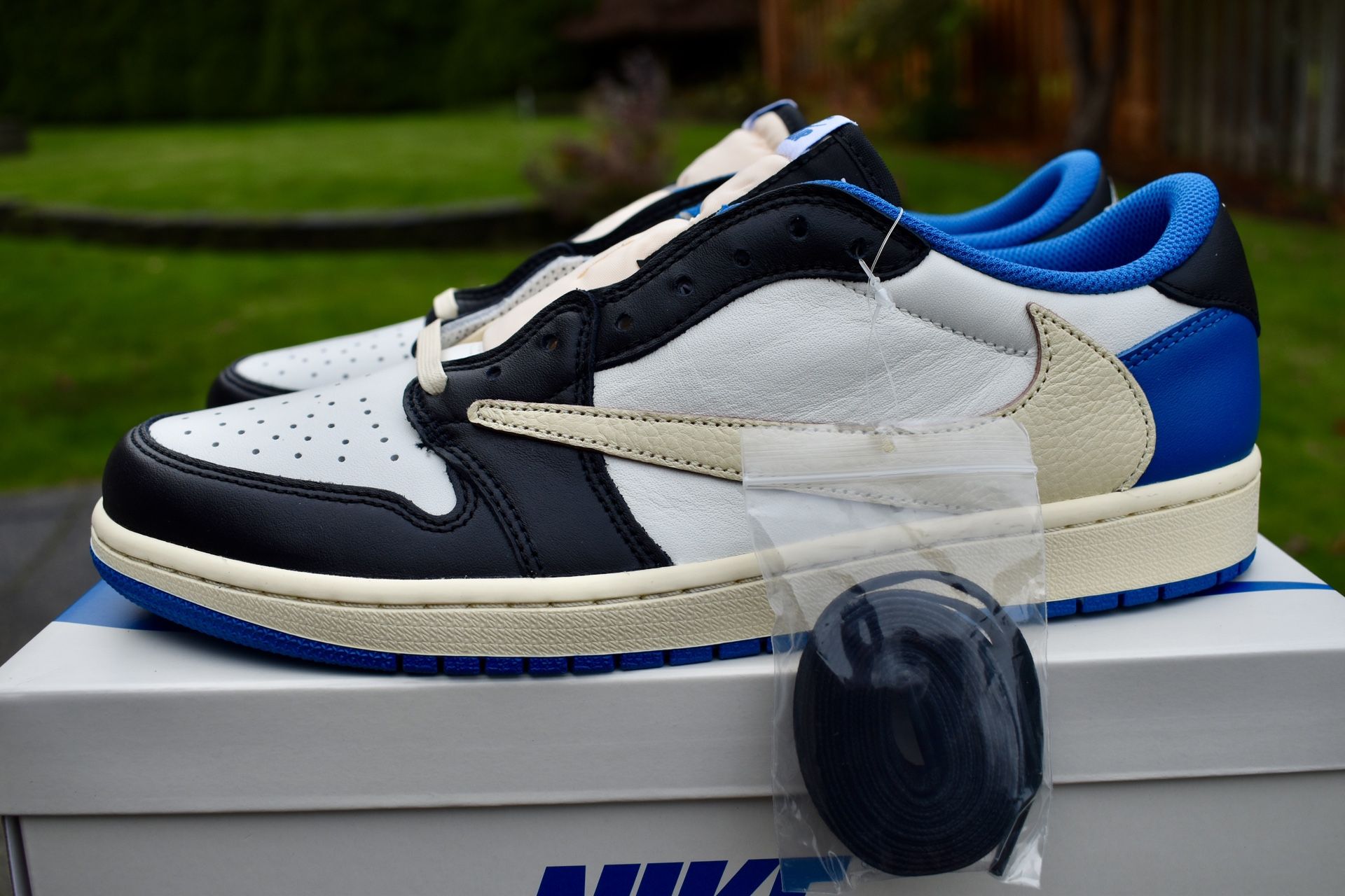 Jordan 1 Low Travis Scott Fragment