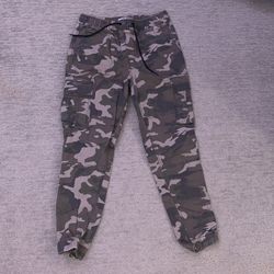 Old Navy camo joggers size M