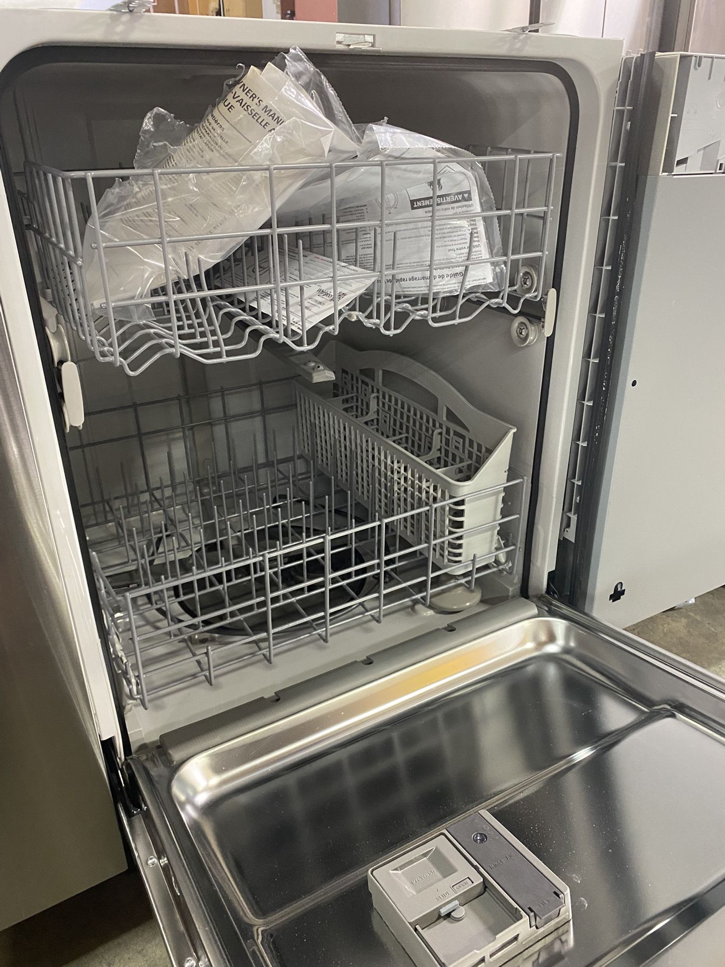 Whirlpool WDT531HAPM 24 Inch Fully Integrated Dishwasher with 12 Place Settings