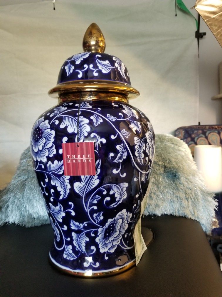 XL BLUE & WHITE W/ GOLD TRIM FLORAL CHINESE VASE JAR DEMASK CAMELIA Flower?