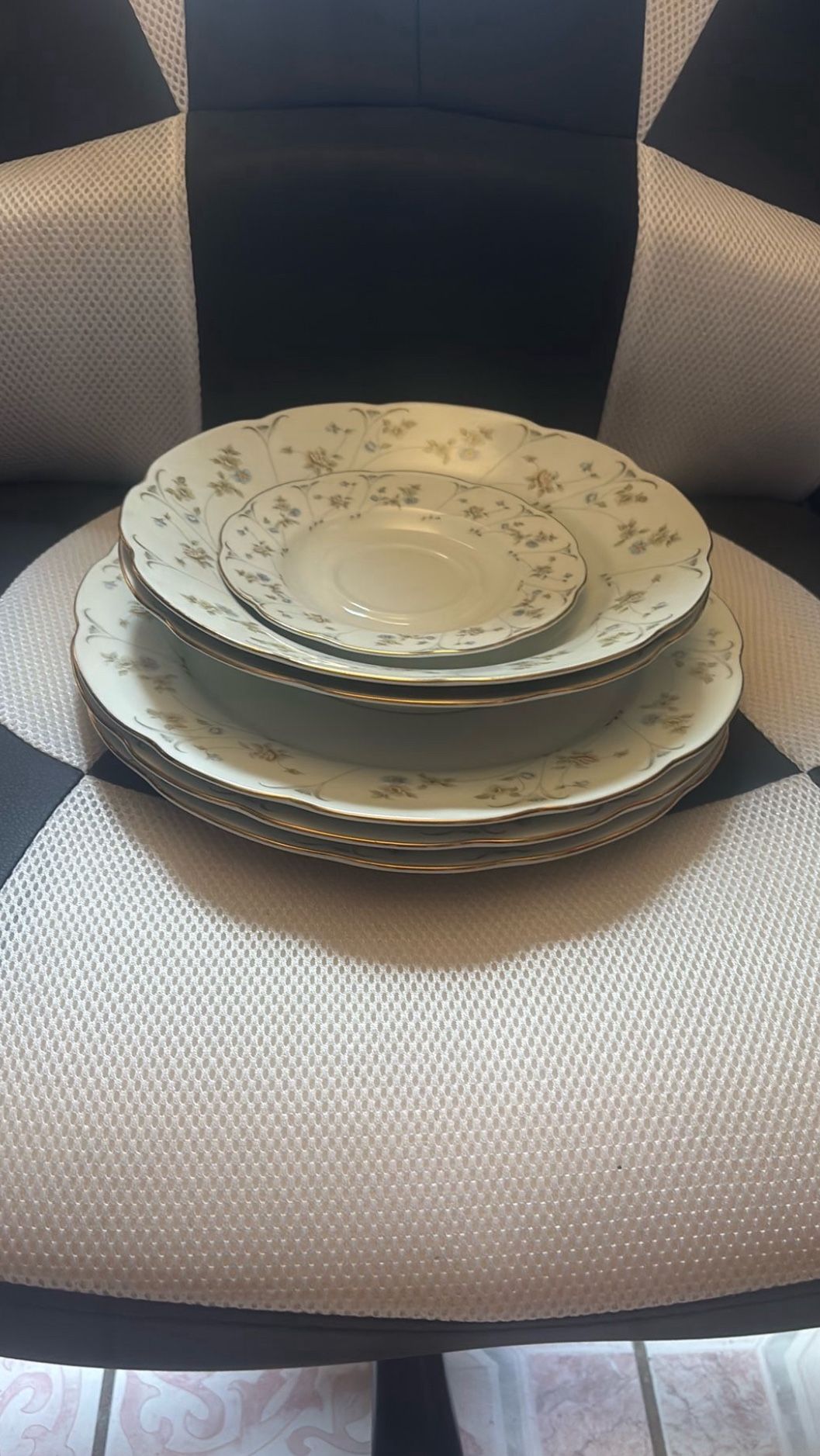 Home Beautiful China Plates