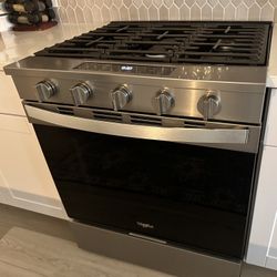 Whirlpool Gas Range - Brand New