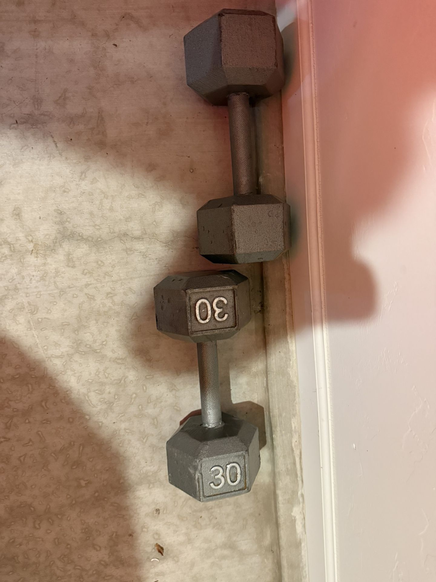 Selling a pair of 30 lb hex dumbbells