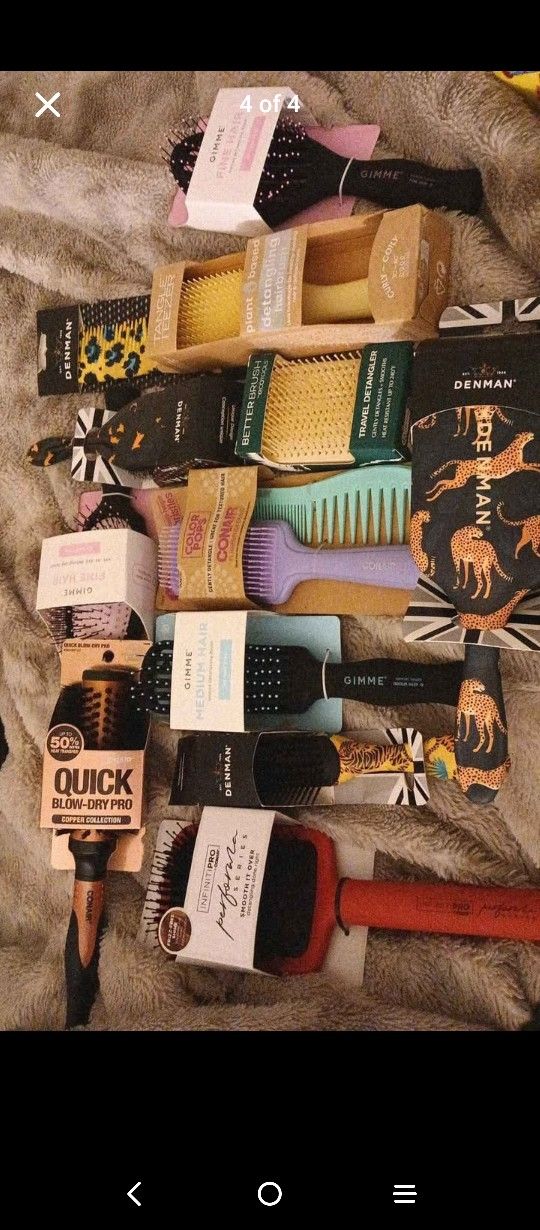 Variety Of Detangle Brushes And Combs 5$each