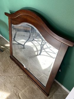Dresser mirror