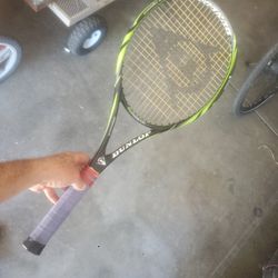 Tennis Racket. Dunlop Biomimetric