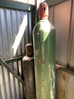 Oxygen & Acetylene Gas Cylinders – Welding Equipment
