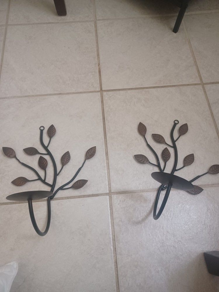 Set of 2 Beautiful Leaf Candle Holders 