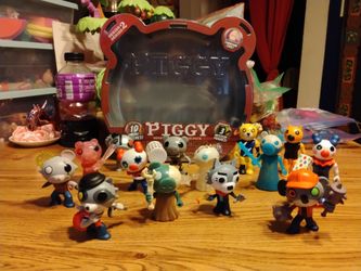 PIGGY mini figures by PhatMojo: 10 figures from series 2 & 4 figures from series 1