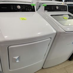 Frigidaire Dryer/washer Set