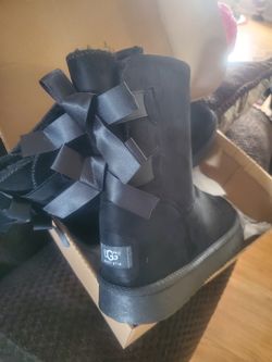 New size 10 Ugg boots