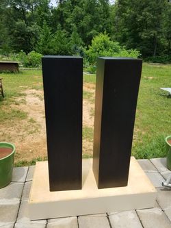 2 Black Columns