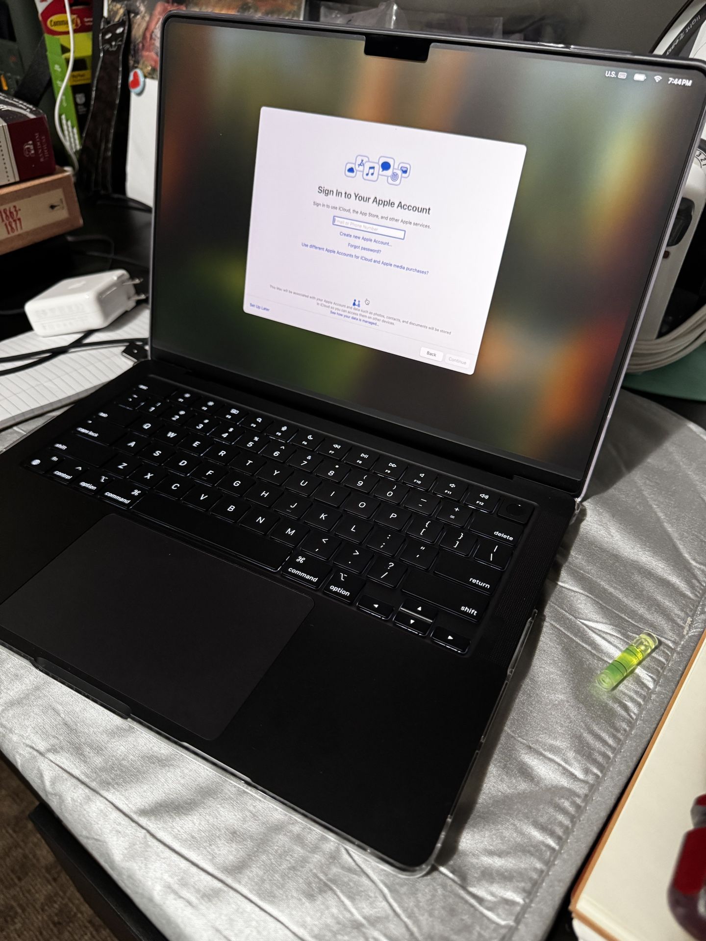 Apple MacBook Pro 14-inch screen (2024 Model A3112)