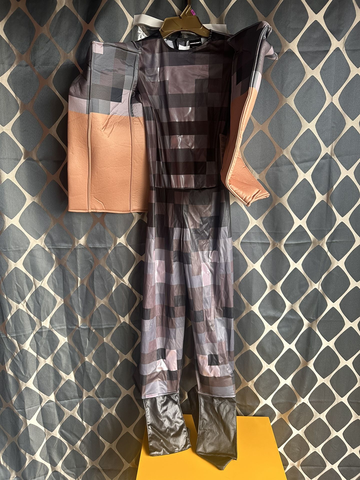 Minecraft, Steve in netherite armor small 4-6 Halloween costume brand new 