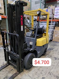 Forklift 3 stages. 4.000 pounds
