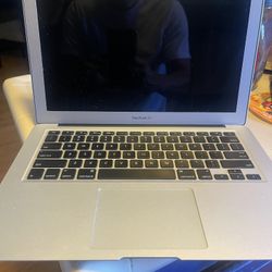 Apple MacBook Air 13 Inch 2017 