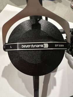 Vintage BeyerDynamic DT-220 High Fidelity Hi-Fi Studio Headphones
