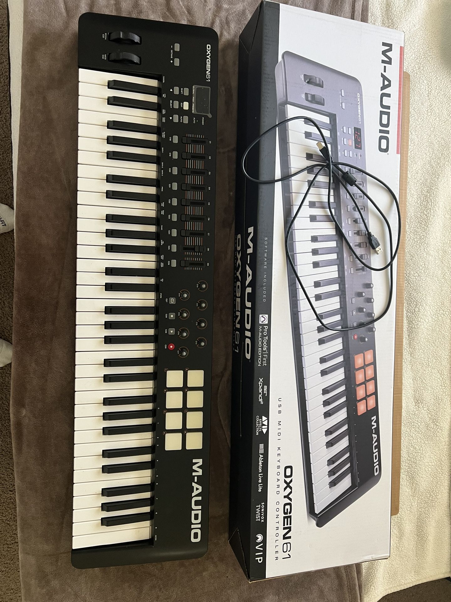 M Audio USB MIDI Keyboard Controller Oxygen 61 Used 1x