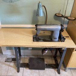 Singer Industrial Sewing Machine 