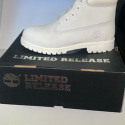 White Timberland Boots (juniors) 