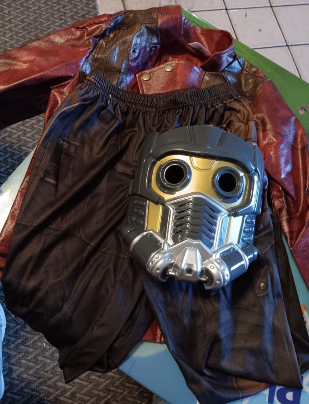 COSTUMES