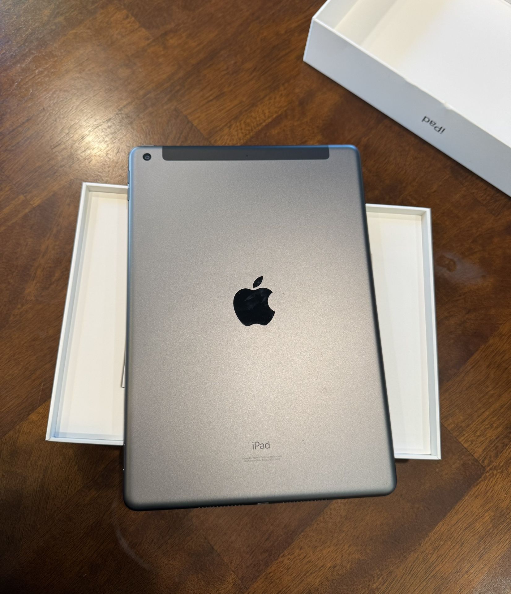Like NEW *Space Gray* Apple iPad 9th Generation (2021)
