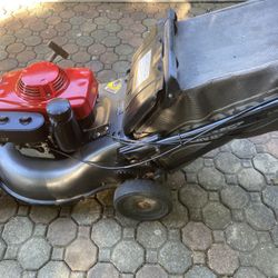 Honda HRC216 Commercial Mower Lawnmower Self Propelled 