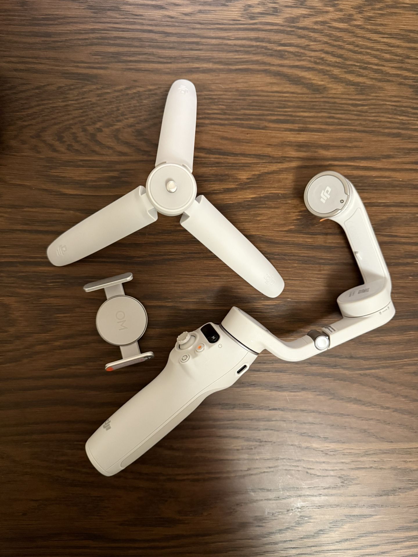 DJI Osmo Mobile 6 Gimbal Stabilizer 3-Axis Color white