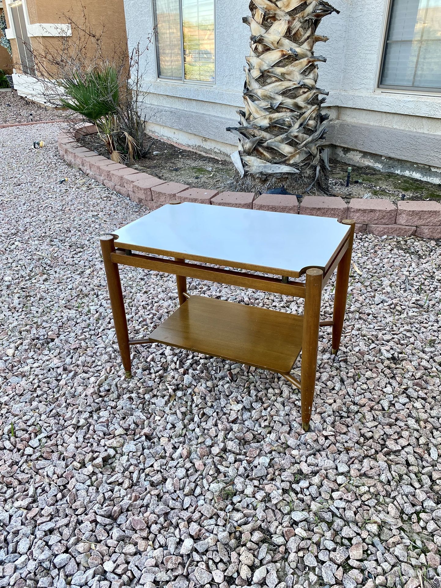 Mid-Century Modern End Table/Side Table