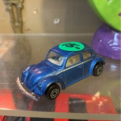 Vintage Maisto Die cast Car VW Bug Beetle Collectibles